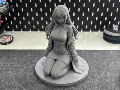 Kneeling Anime Girl | Premium Desk Statue