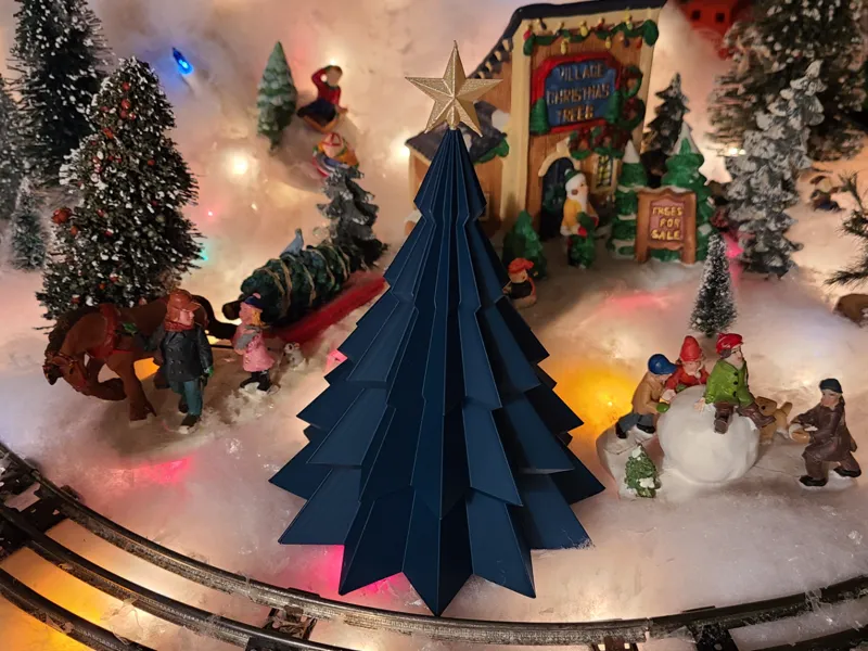 Christmas Tree with Star and Pot
