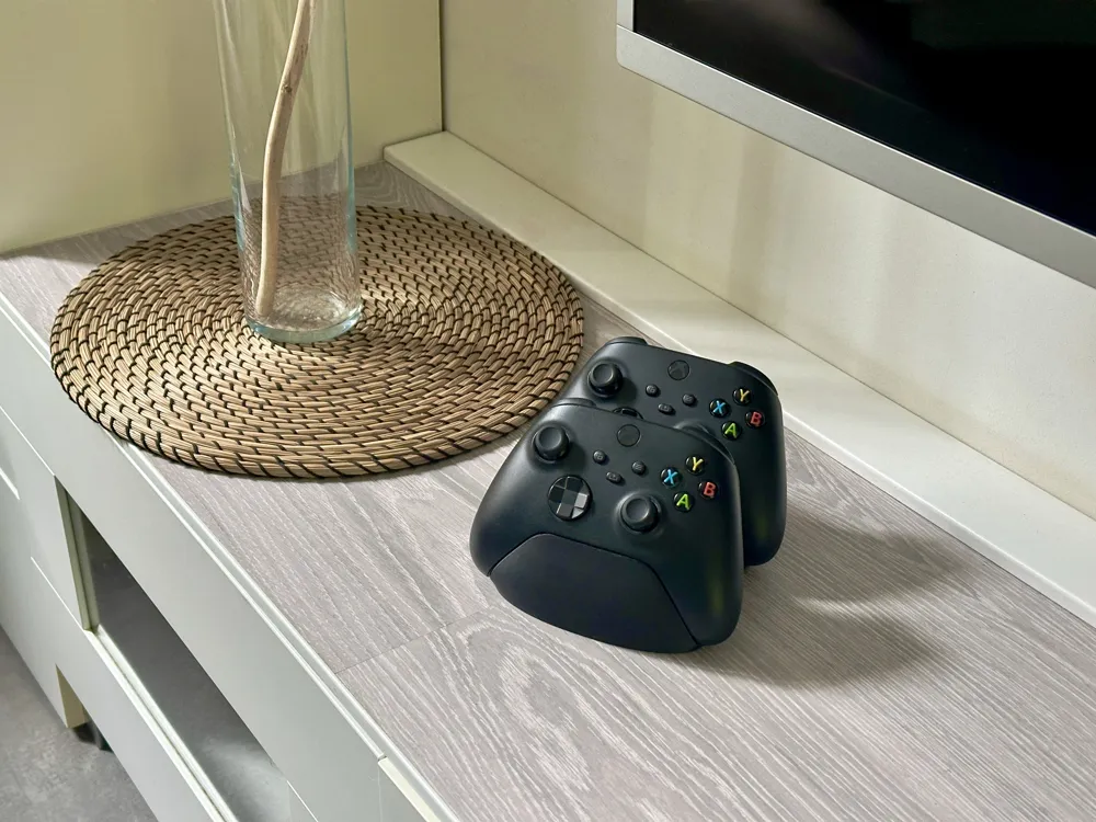 double xbox controller stand / support - Free 3D Print Model - MakerWorld