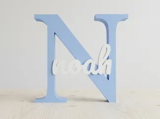Lettera con Nome inciso nella base, parametrico