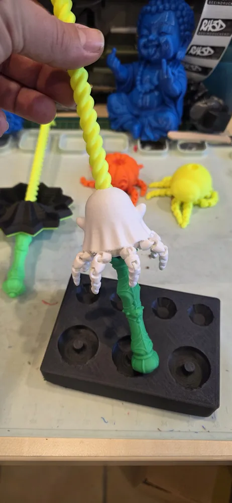 Ghost Spinner – Halloween Edition - Free 3D Print Model - MakerWorld