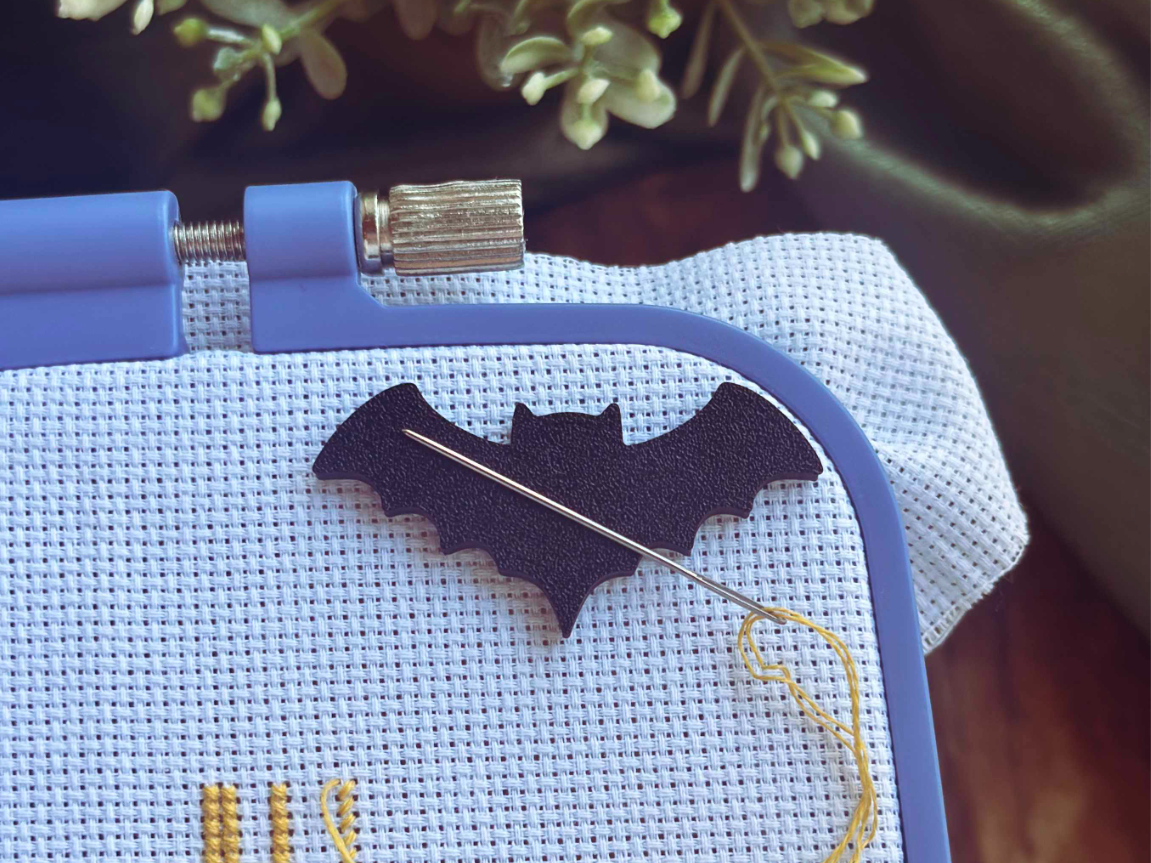 Bat Needle Minder 3D model