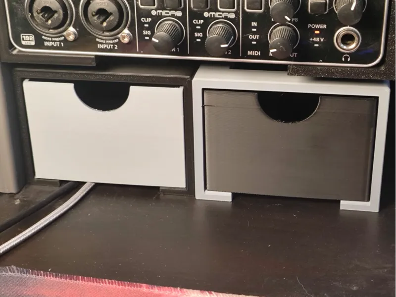 Simple desk drawer
