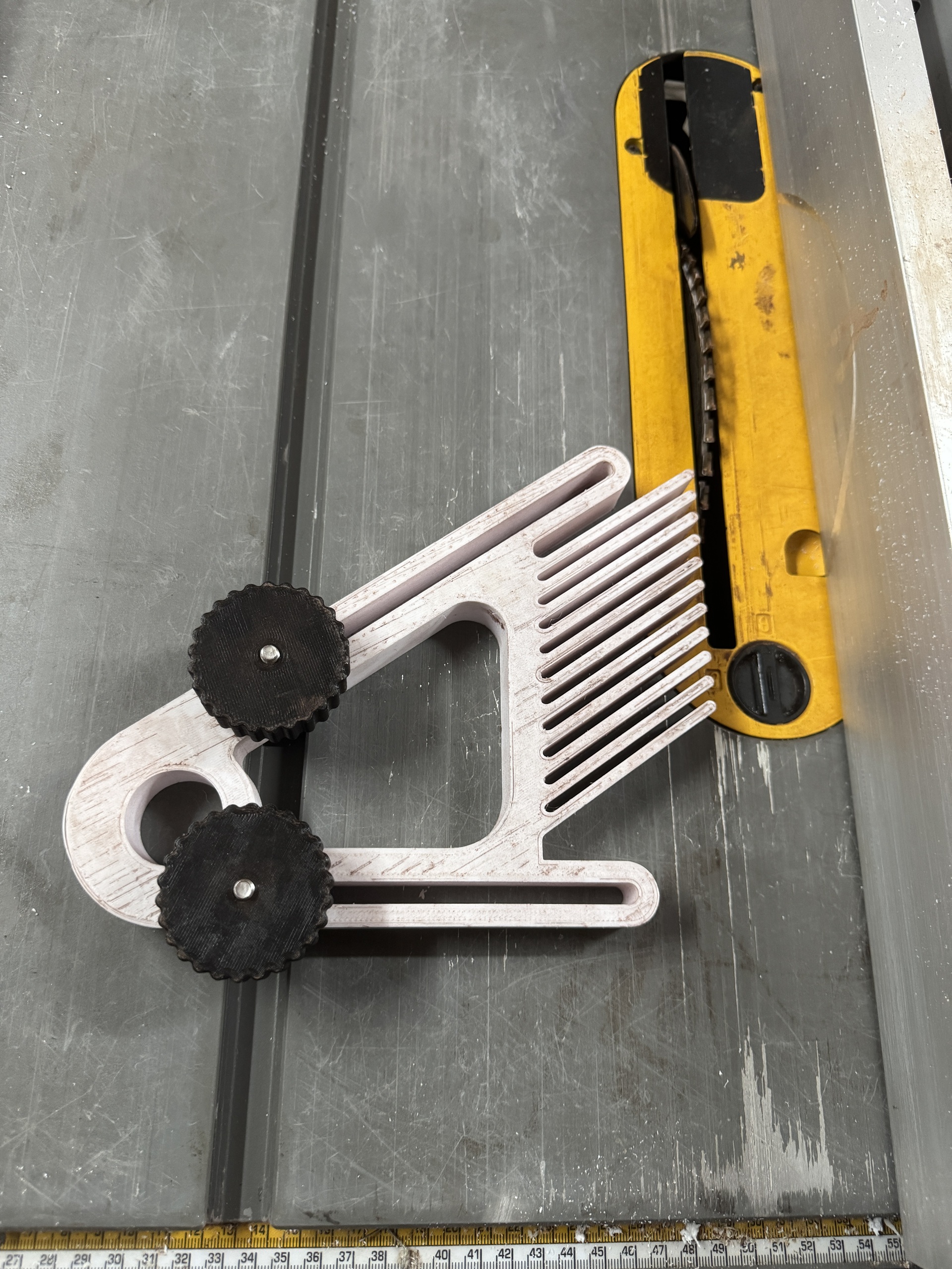 Miniatura 1 do modelo 3D Table Saw Featherboard