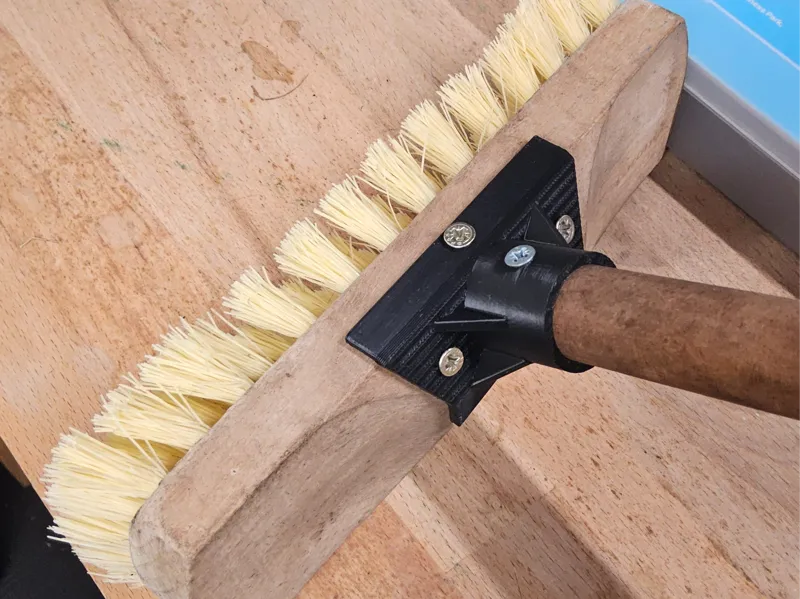 Halter für einen Schrubberkopf