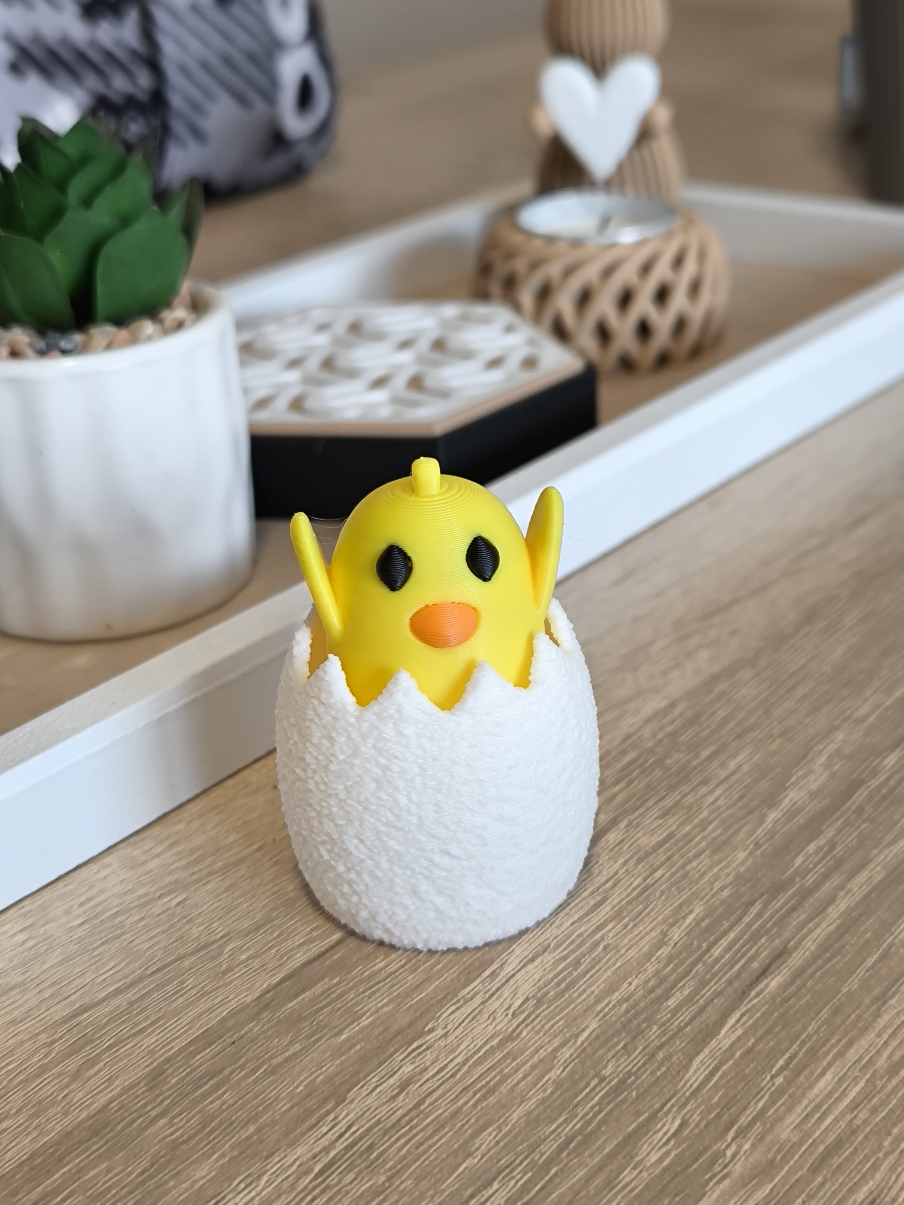 Miniatura 2 do modelo 3D Chick in Eggshell