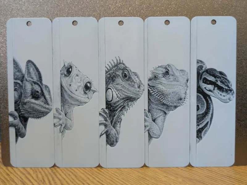Peeking reptile bookmarks