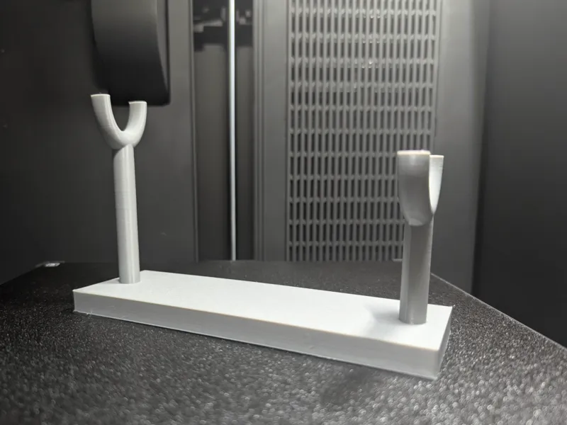 Simple Knife Display Stand