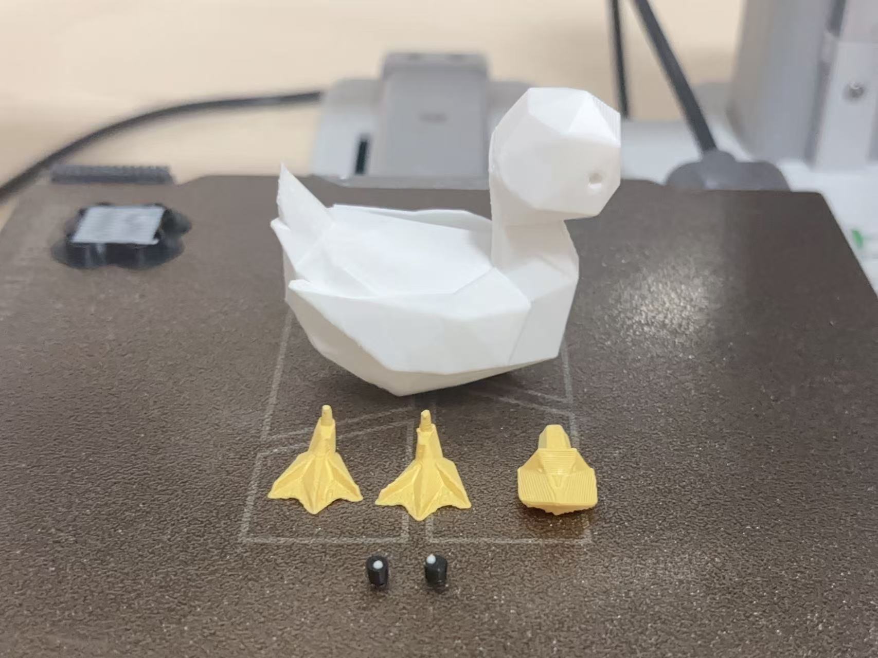 Miniatura 2 do modelo 3D 低多边型 白模涂色 柯尔鸭