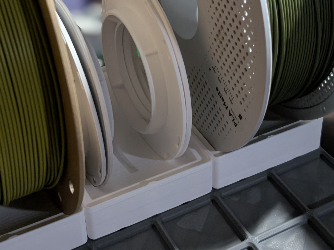 Gridfinity Spoolholder for Large & Small Stacking 