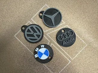 Porta chiavi con logo marche di auto