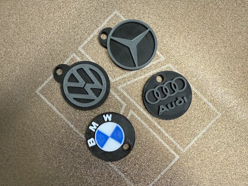 Porta chiavi con logo marche di auto