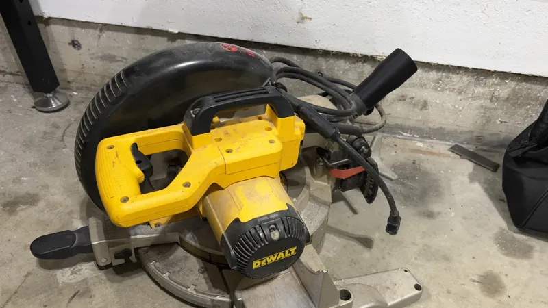 DeWALT Saw to Ridgid Shop Vac Adapter