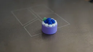 Figura decorativa: Dollhouse miniature model: Blueberry cake #27 — vista de referencia 2