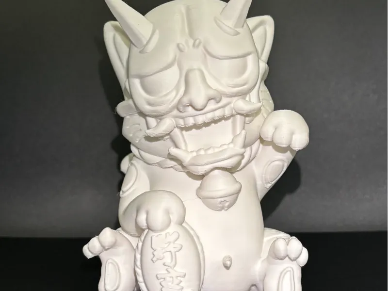 Maneki-Neko au Masque Oni - Chat porte-bonheur