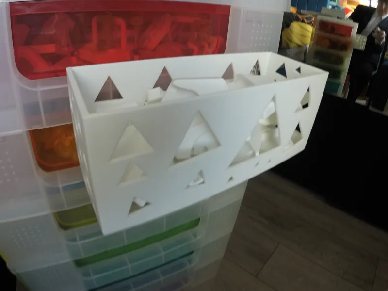 Drawer wall tub