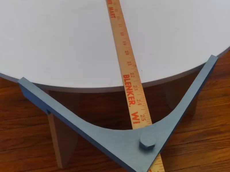Large Circle Center Finder