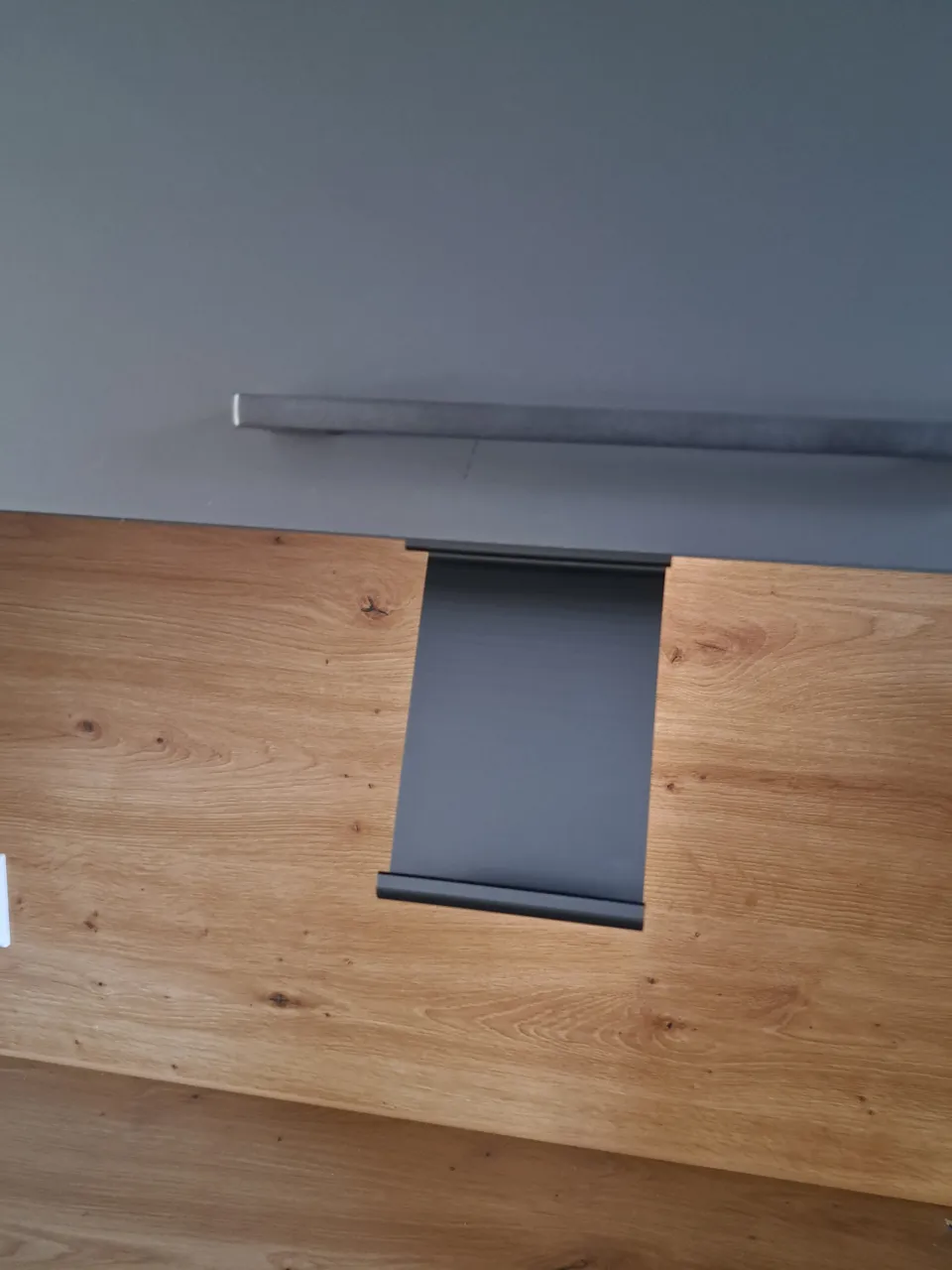Handyhalter für Küchenschrank view 2