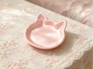 Attractive storage tray