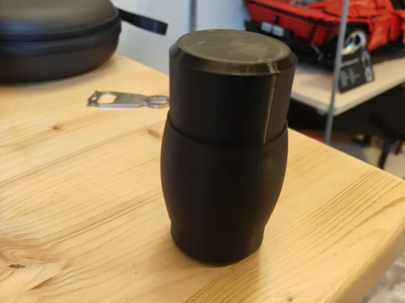 Threaded storage