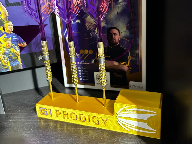 Luke Littler G1 Prodigy Darts Stand