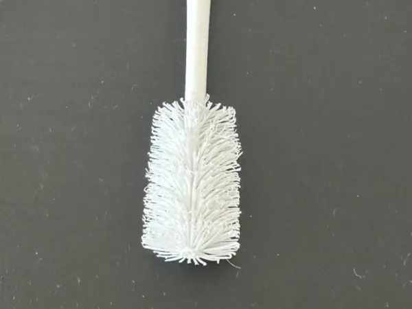 Brosse à long manche pour nettoyer les bouteilles (40 cm)