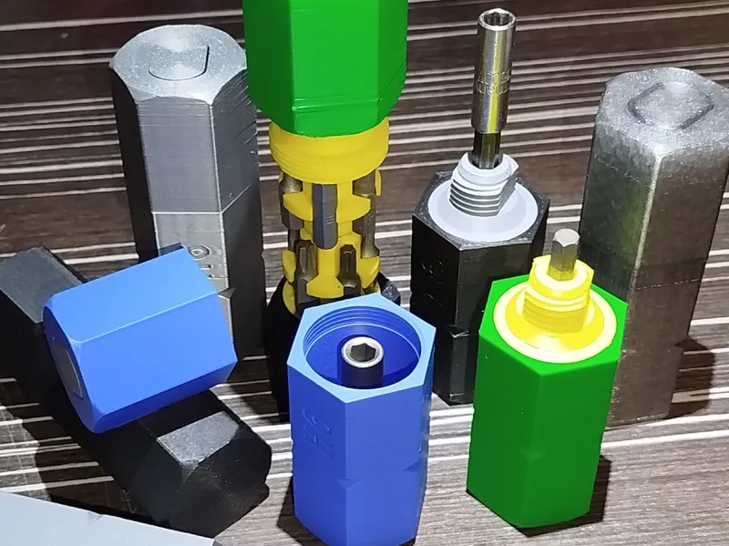 Screwdriver for Bits / Bit Storage in Grip