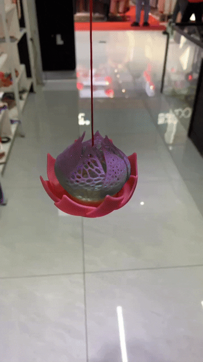 镂空花灯