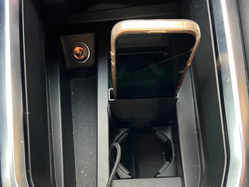 Audi Etron universal phone charger&holder