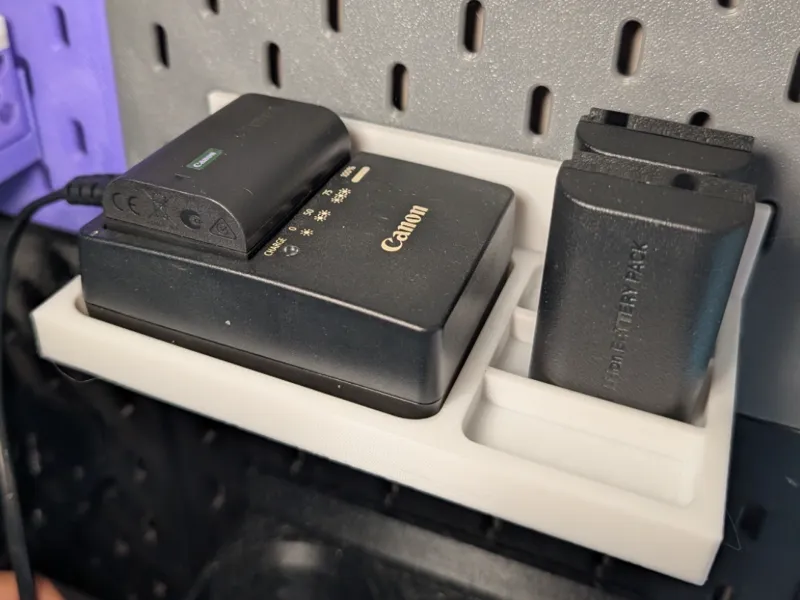 SKADIS Canon charger mount with battery storage