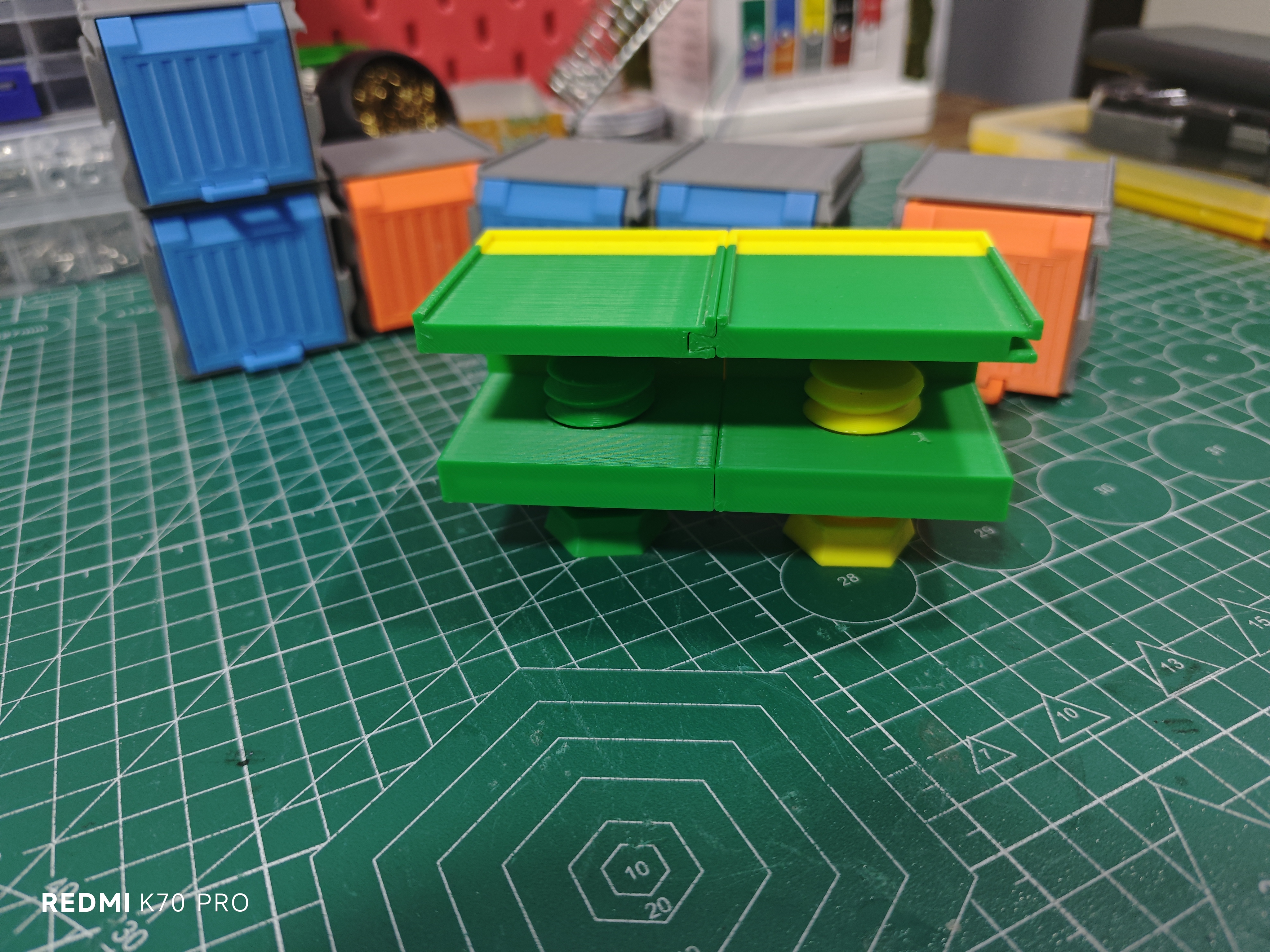 Miniatura 2 do modelo 3D 模块化桌面/宜家洞洞板固定式抽拉自锁零件盒V1.2(手机可直接打印)