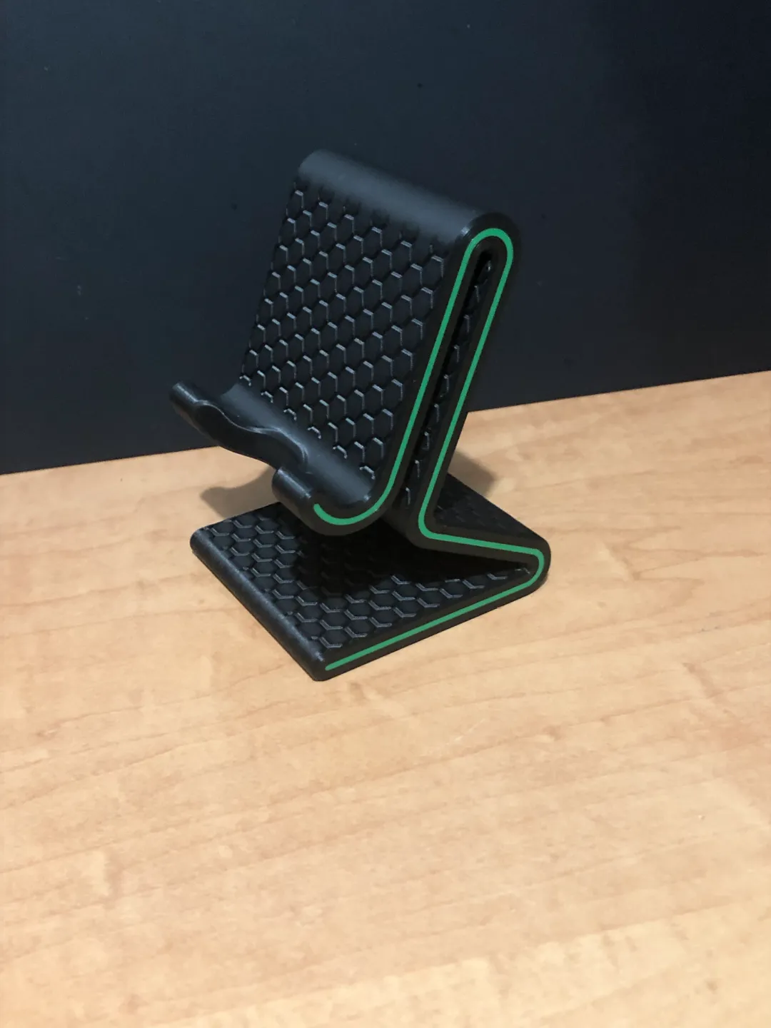 Phone Holder Raised "Exagon" (allow charging) view 2