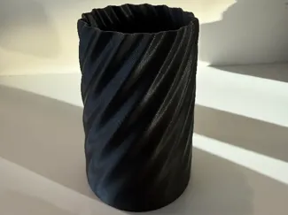 Twisted penholder