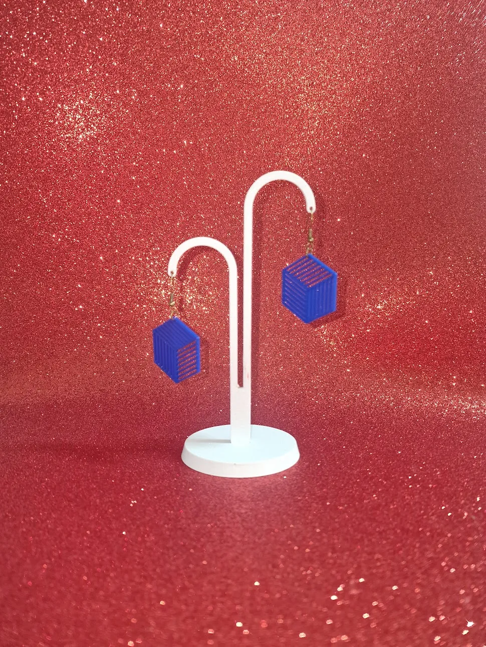 Cube lines earrings view 3