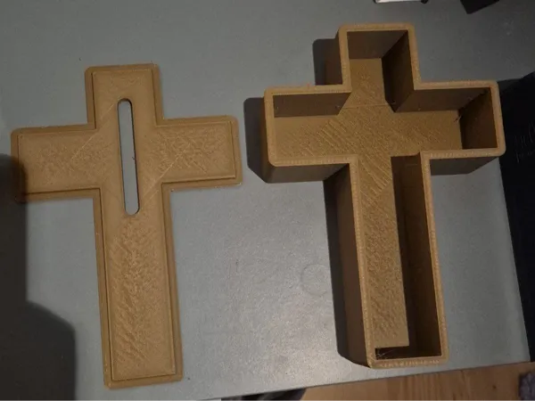 Boîte à idées en forme de croix