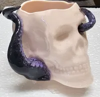 Tasse crâne avec anse pieuvre (sans supports) — photo 1
