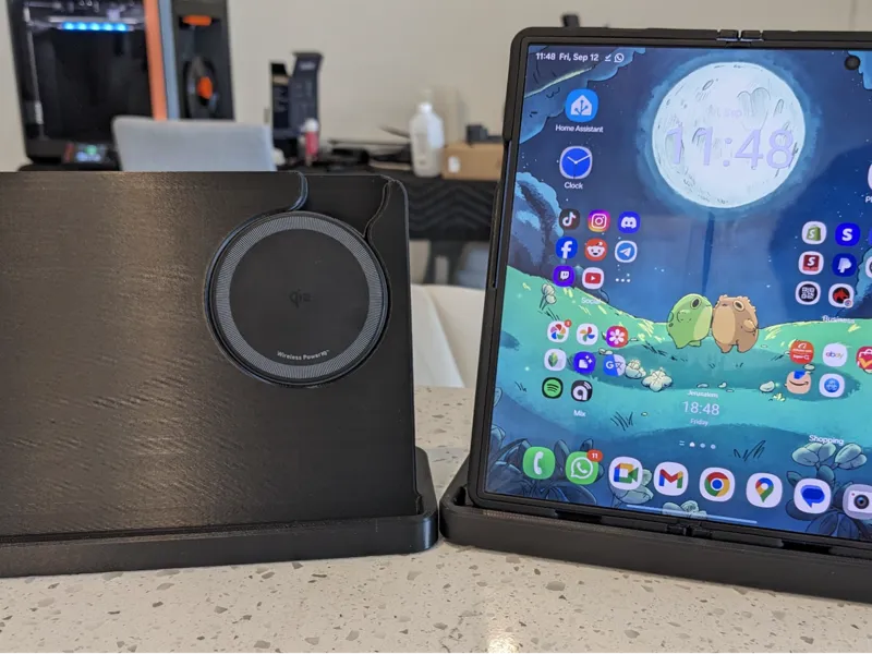 Samsung Galaxy Z Fold 7 Qi2/Magsafe Charging Stand