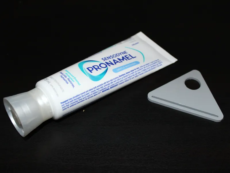Simple Toothpaste Squeezer