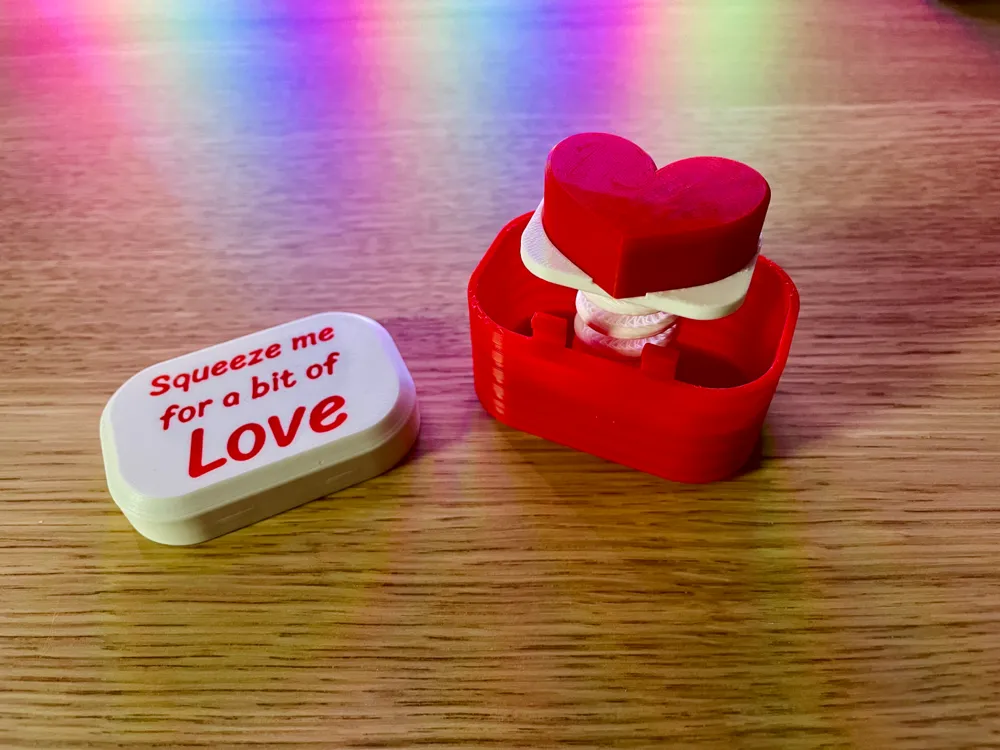 Valentine's Day Little Love Box - Jumping Surprise - MakerWorld 3D ...