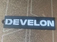 llavero develon