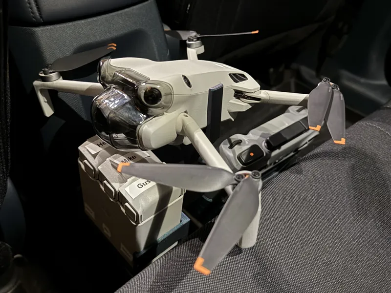 Maverick clip DJI mini 4 holder