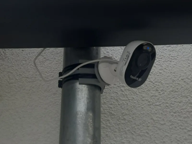 Reolink-Kamera-Halterung für Fallrohr DN85 + DN100