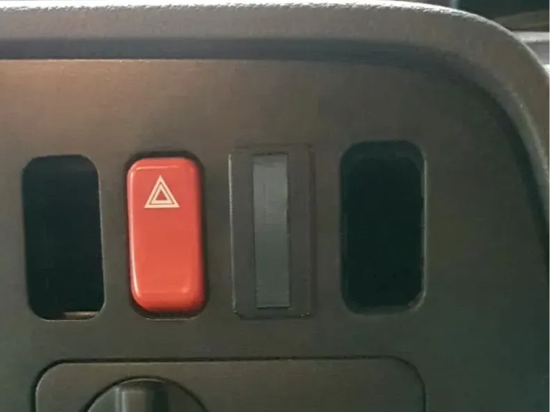 Mercedes cockpit blind cover