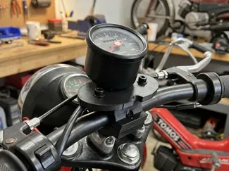 kilometer teller bracket tomos