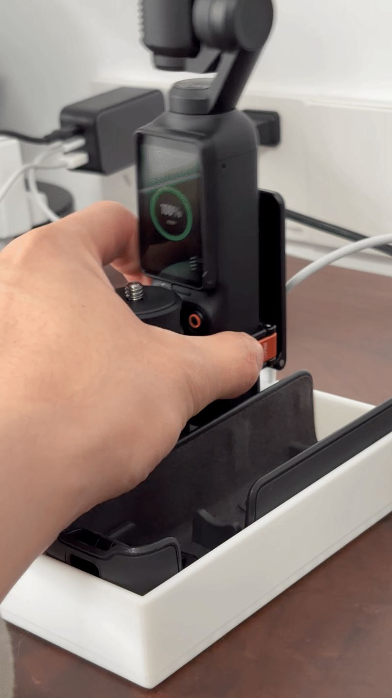 大疆 DJI OSMO Pocket3 桌面收纳+磁吸充电