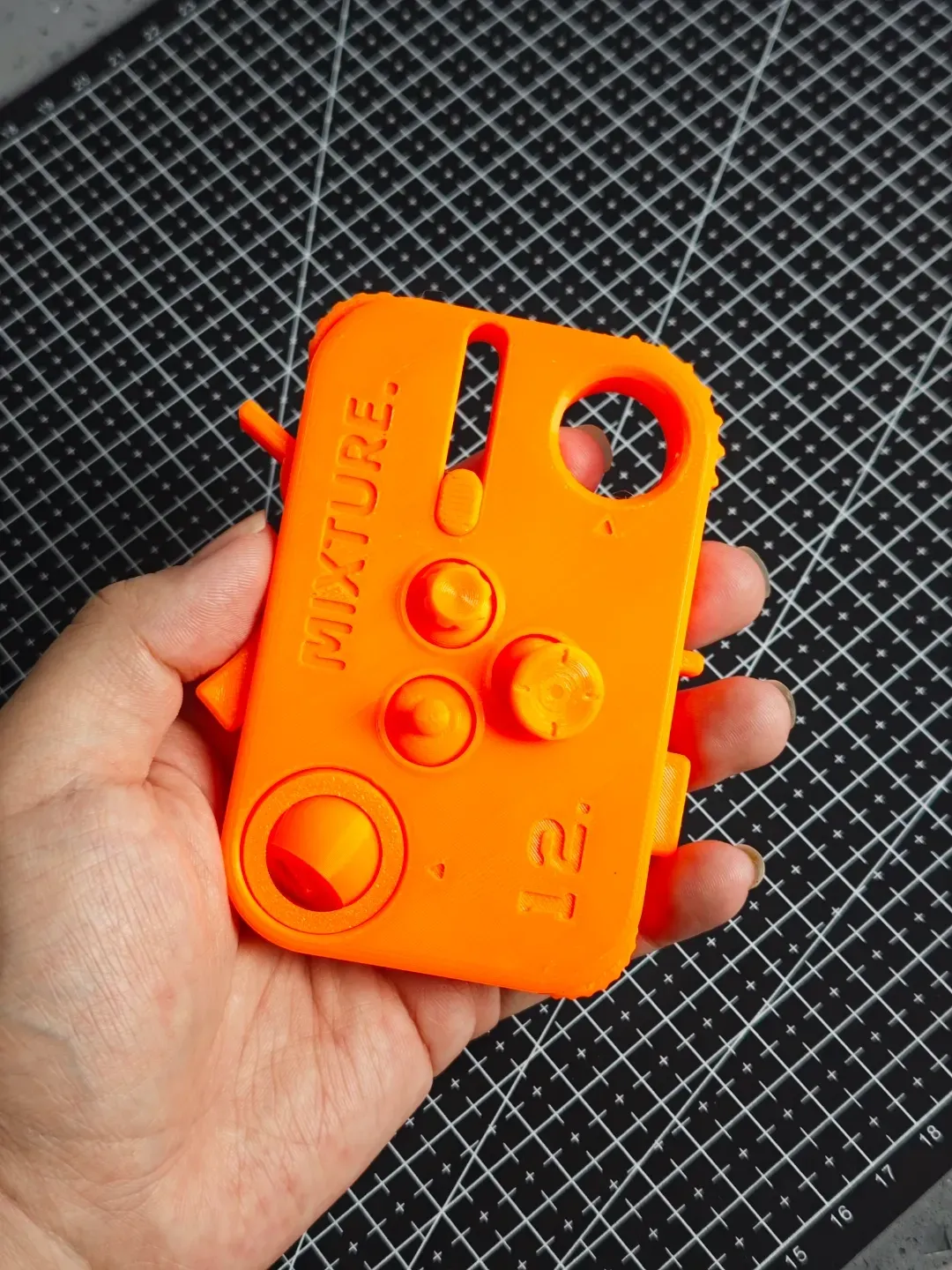 十二合一解压玩具 TWELVE IN ONE stress relieving EDC view 2