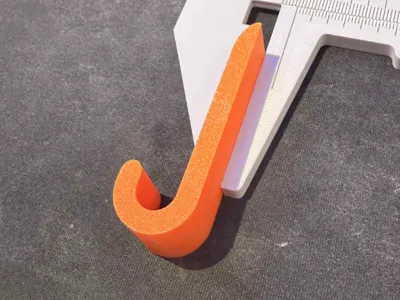 Small coat hanger for wallmount