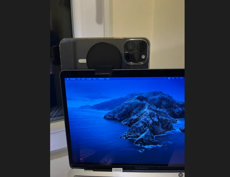 MagSafe Continuity Camera Holder