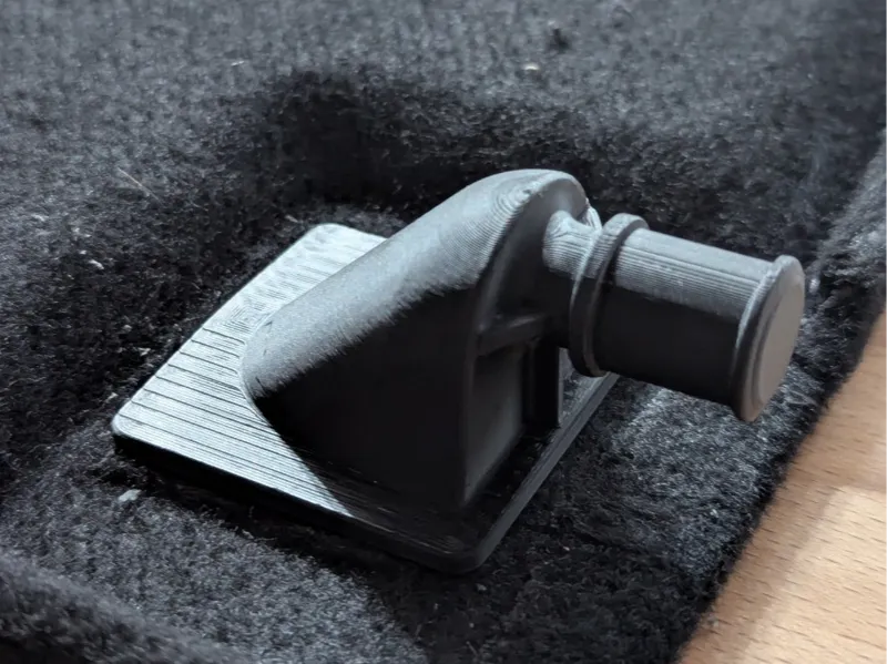 Kia Stinger cargocover hinge