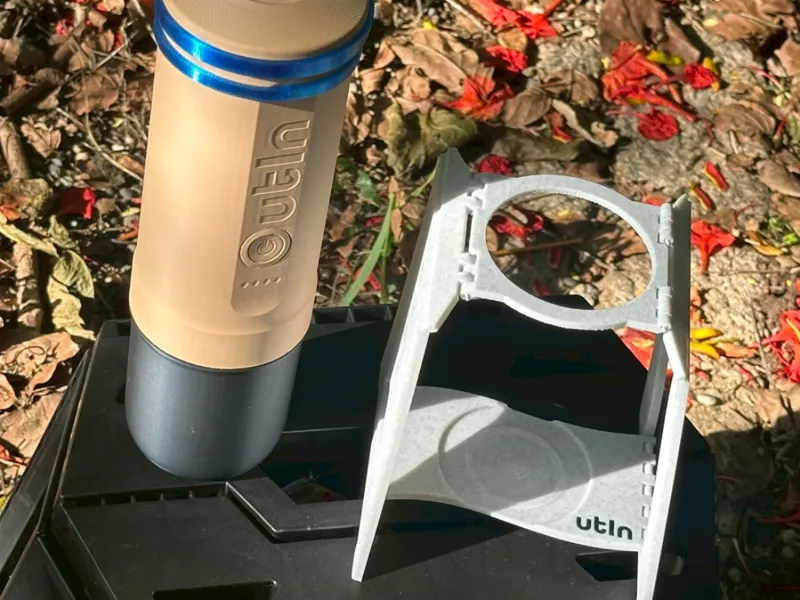 OutIn Folding Stand